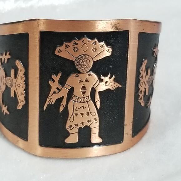 Vintage copper Kachina dancer cuff bracelet 1.1422 - Picture 11 of 13
